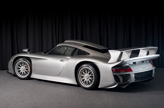 Porsche 911 GT1 - гоночный автомобиль